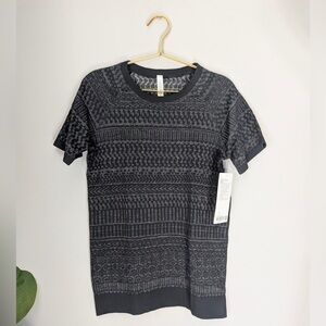 NWT Lululemon Gray Textured Short-Sleeve Knit Top